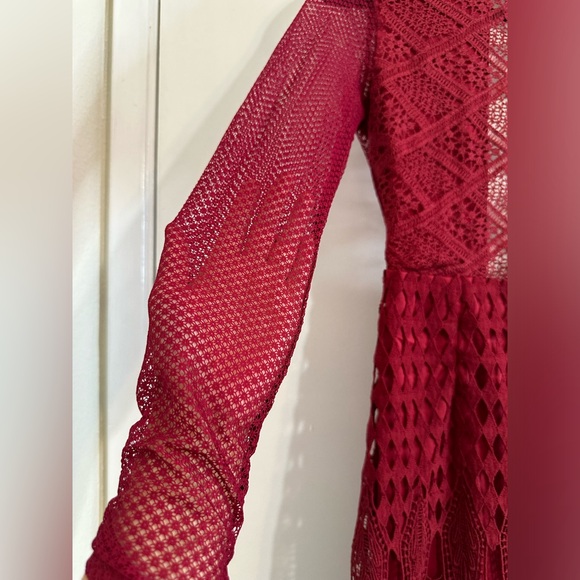 BOOHOO Night Burgundy Lace Long Sleeve Backless Dress EUC - Picture 6 of 7
